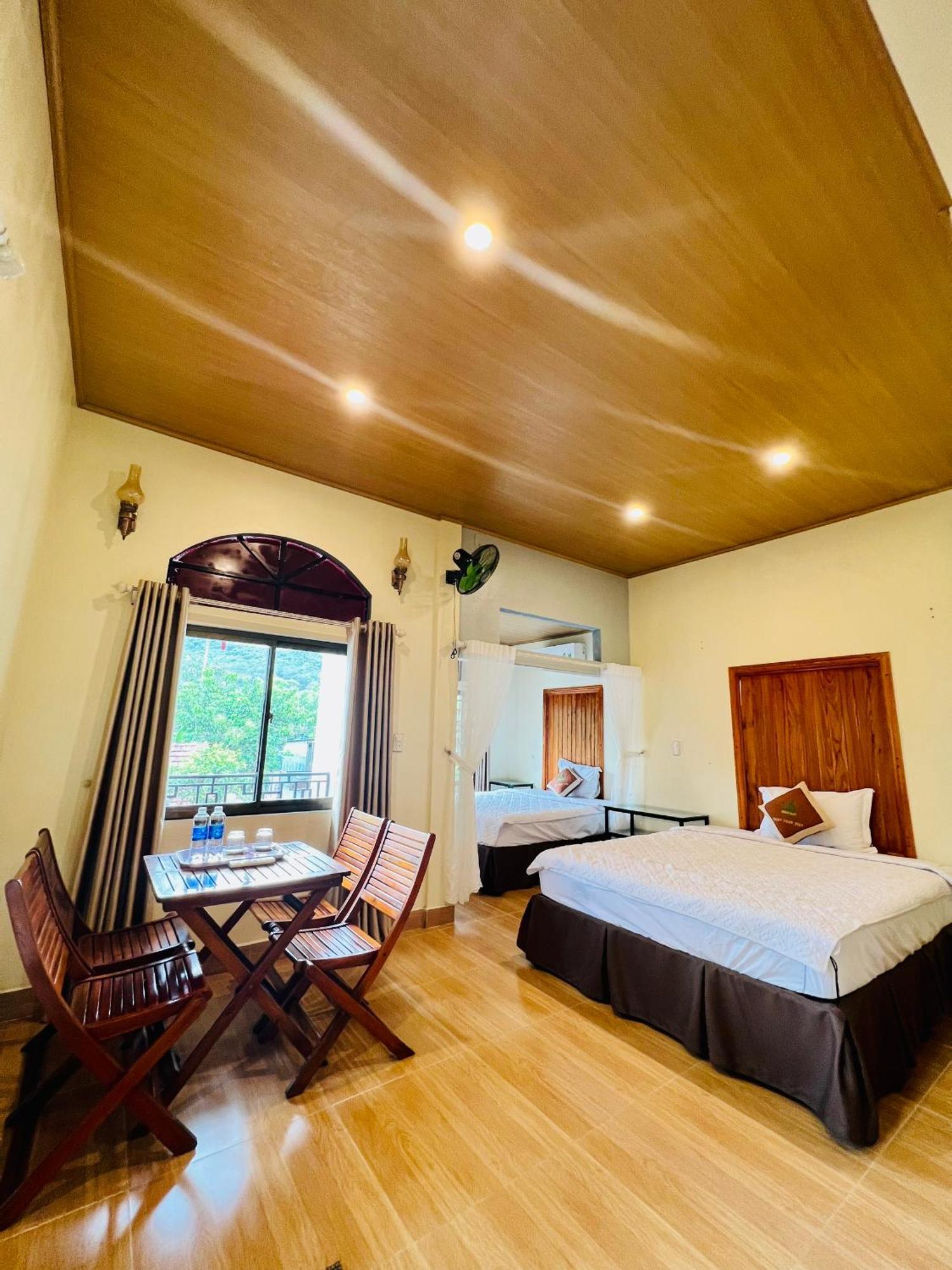 Tropical Valley Homestay - Villas Фонг Нха Екстериор снимка