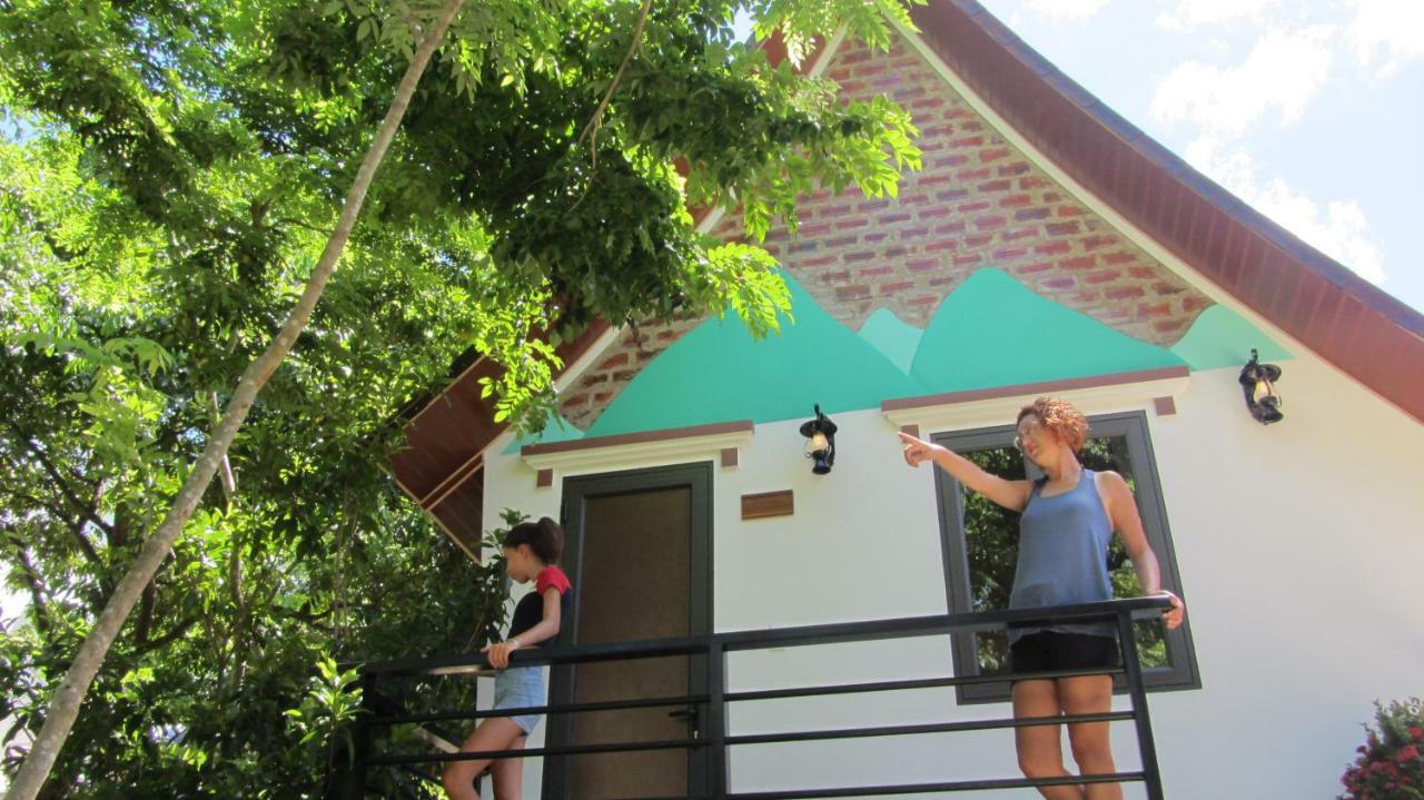 Tropical Valley Homestay - Villas Фонг Нха Екстериор снимка