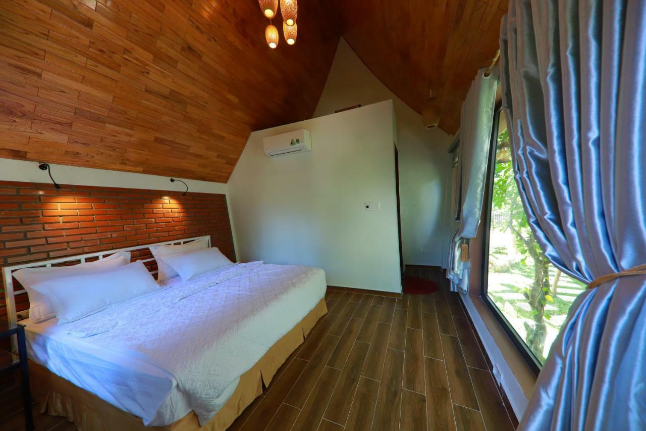 Tropical Valley Homestay - Villas Фонг Нха Екстериор снимка