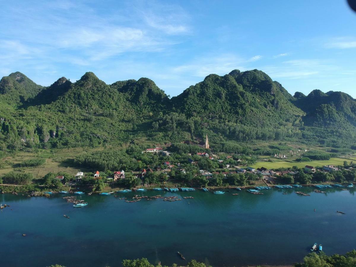 Tropical Valley Homestay - Villas Фонг Нха Екстериор снимка