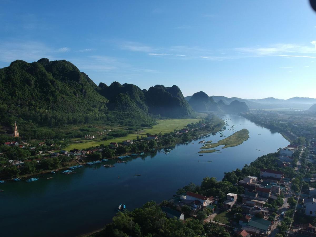 Tropical Valley Homestay - Villas Фонг Нха Екстериор снимка