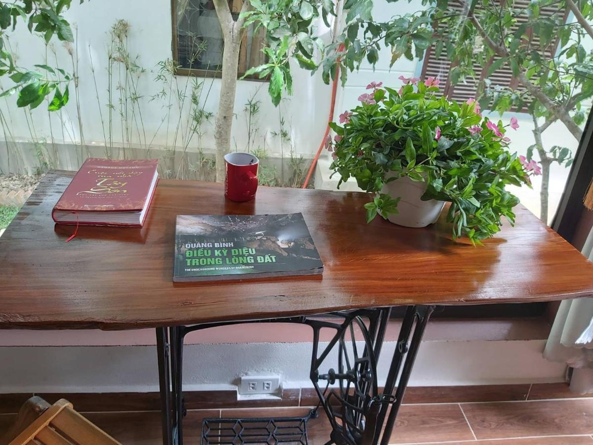 Tropical Valley Homestay - Villas Фонг Нха Екстериор снимка