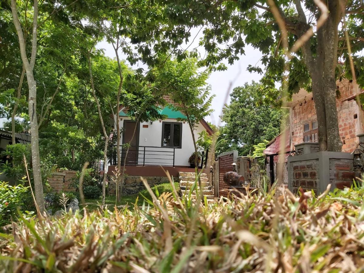Tropical Valley Homestay - Villas Фонг Нха Екстериор снимка